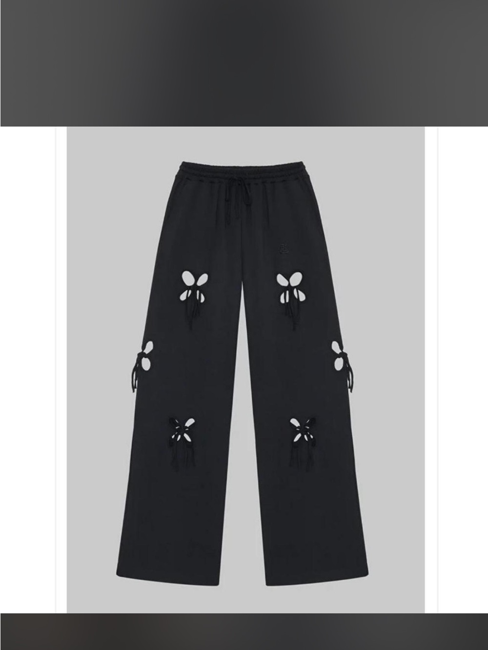 J. Kim black petal lounge pants
Drawstring waist, size XS Black Wide-Leg Floral